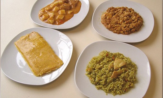 Raciones de alimentos platos servidos